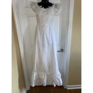 Vintage Wedding Dress Made In The USA Ruffles Late 70’s Early 80’s Lace Trim